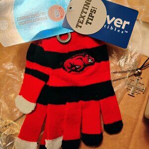 Razorback gloves with texting tips